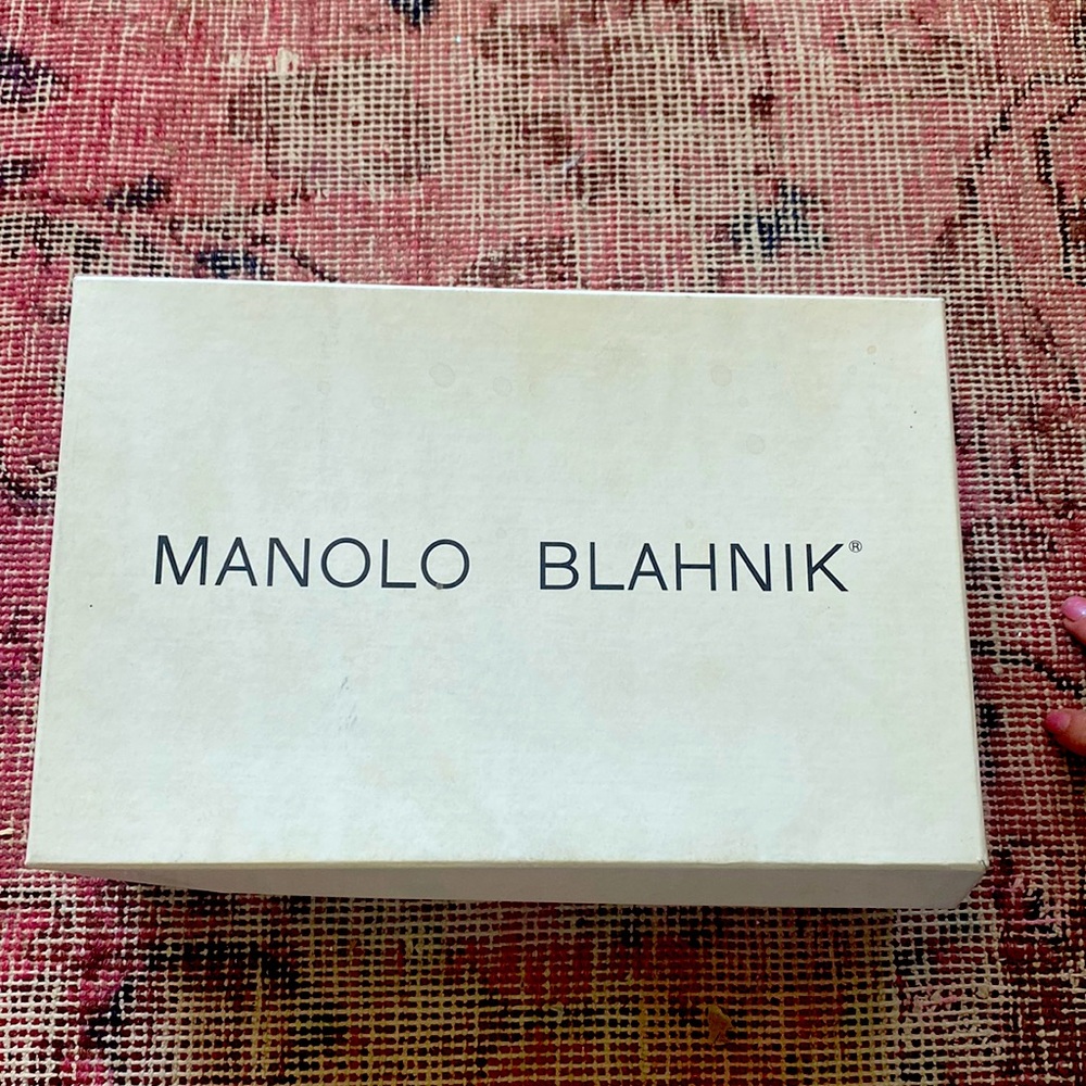 Manolo Blahnik size 8 strappy heel gray suede barely worn